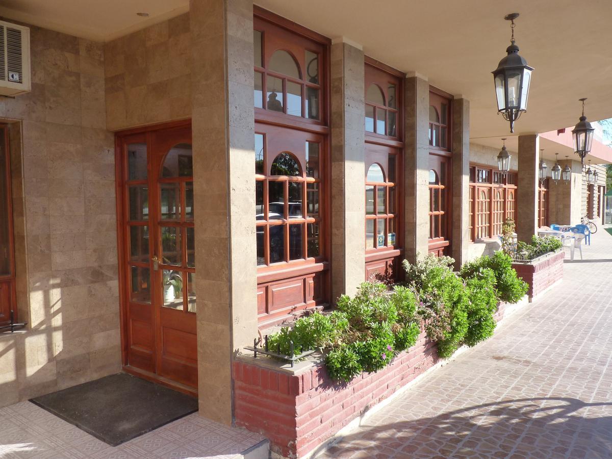 Hotel Quelu Leufu Río Colorado Exterior foto