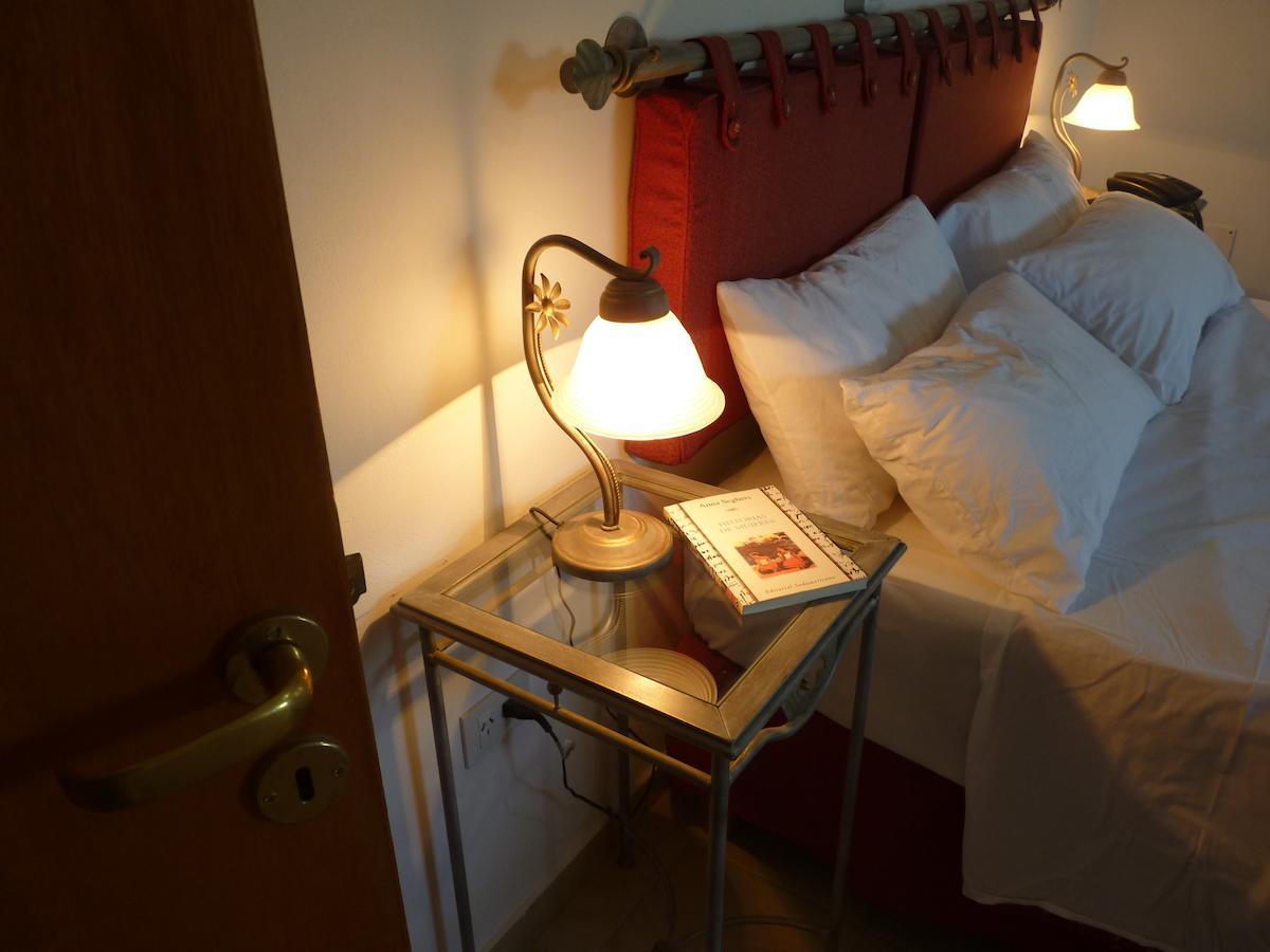 Hotel Quelu Leufu Río Colorado Cameră foto
