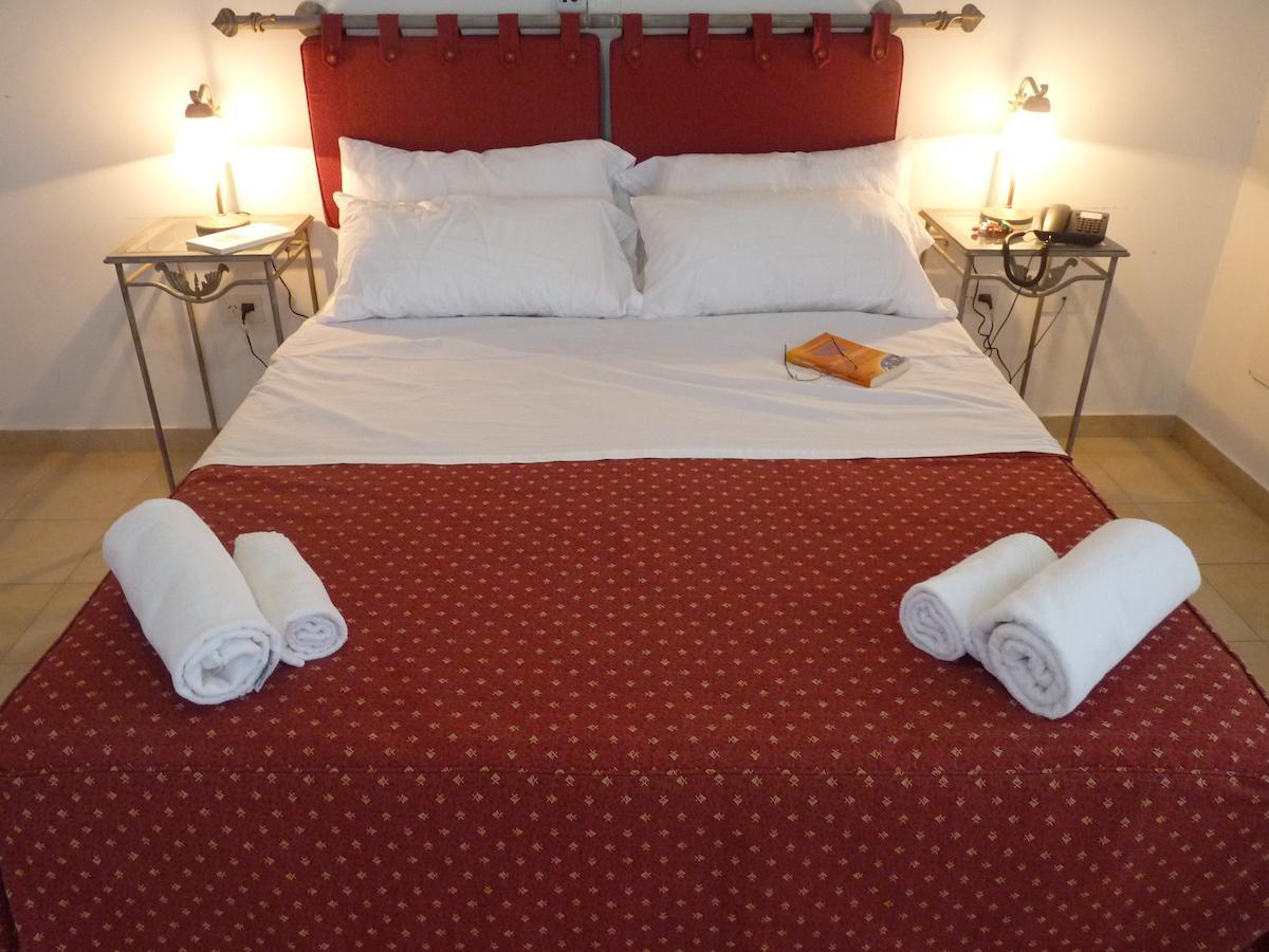 Hotel Quelu Leufu Río Colorado Cameră foto